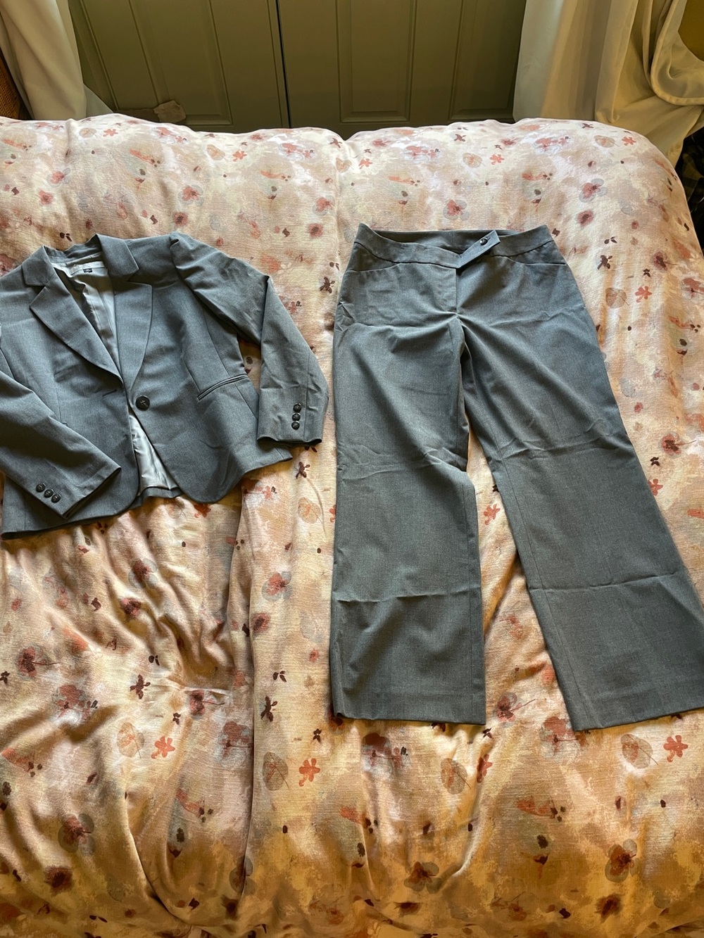 Tahari Women's Gray Wide-Leg Dress Pants